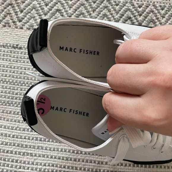 NWT Marc Fisher Black & White Sneakers - Picture 3 of 5